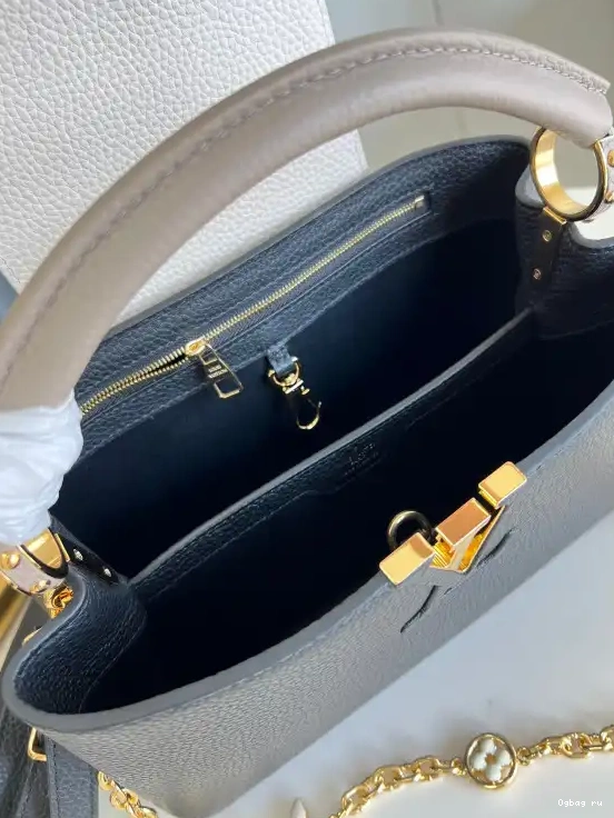 LOUIS VUITTON CAPUCINES MM 0627